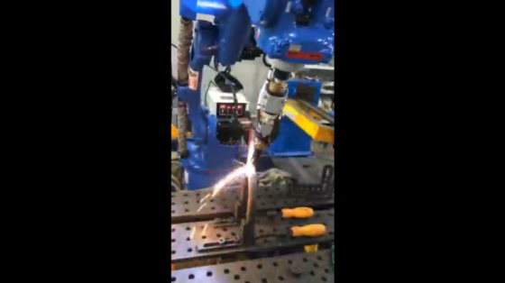 机器人焊接工作站案例_金雨自动化 6