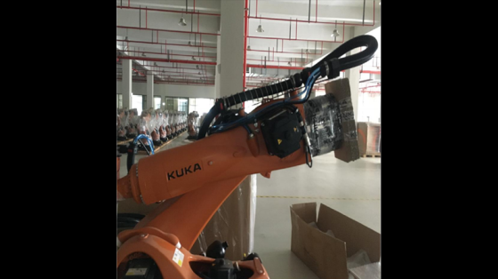 KUKA KR210 R2700_搬运（汽车行业）_釜菱管线包