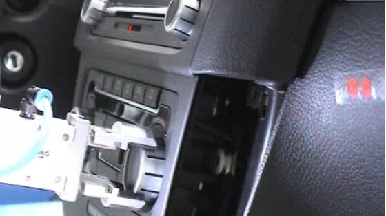 ATI六轴力传感器在汽车内饰按钮测试应用