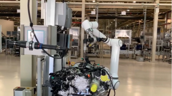 艾利特机器人用于汽车行业发动机螺栓拧紧.x264.aac