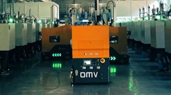 全向移载平台注塑机上下料OMV系统项目案例视频_汇聚