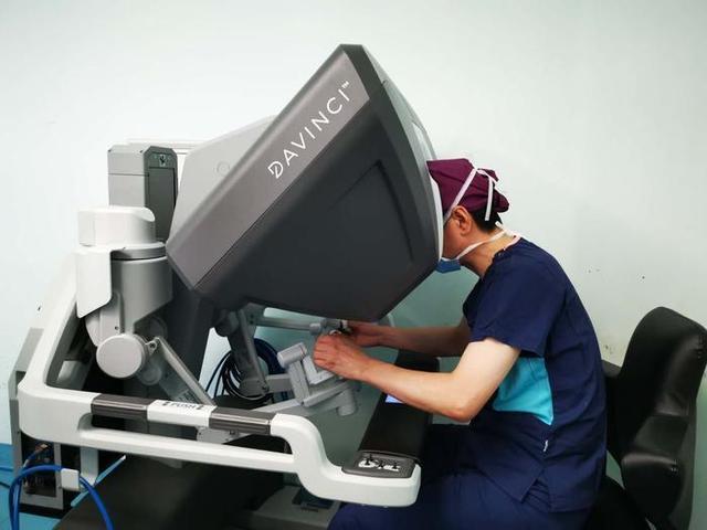 国内首例机器人辅助肾移植手术成功！