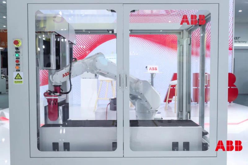ABB推出速度更快、功能更强、适用狭小空间的IRB 1300小型机器人
