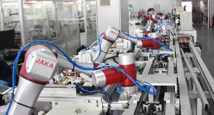 电气百科：工业机器人和协作机器人的区别在哪？