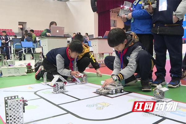安乡县2021年首届机器人大赛举行
