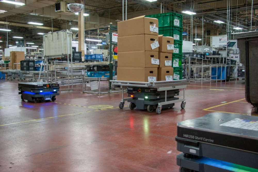 【名傲】案例 | MiR250 自主移动机器人搬运队助力 DENSO 提高效率，调动员工积极性