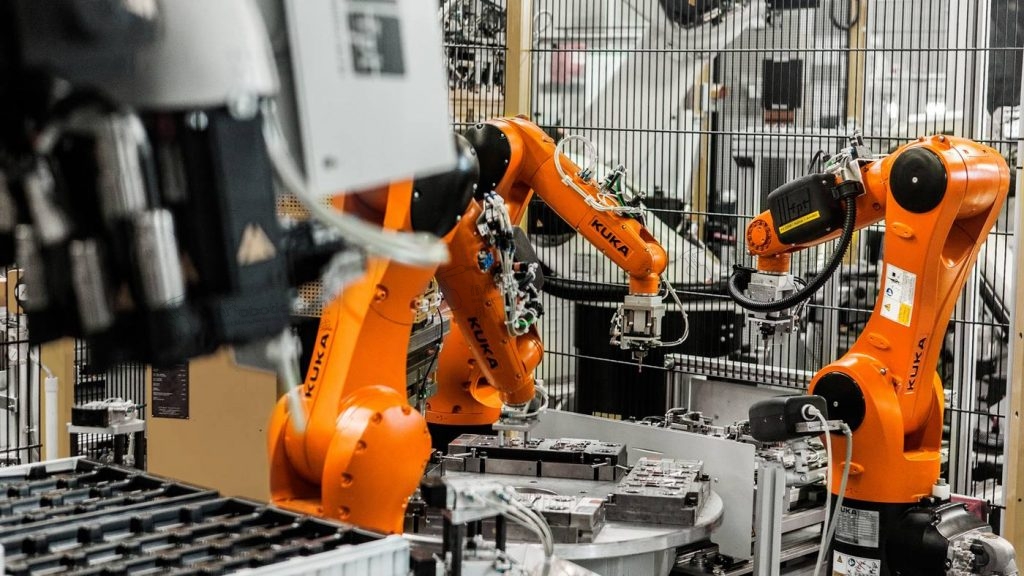 25台KUKA机器人在Possehl Electronics生产线 