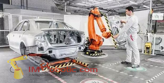 奥迪对未来智能工厂愿景：工人与机器人协同工作