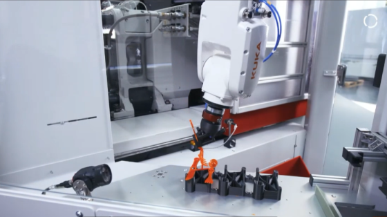 未来的机器人：KUKA机器人用可持续材料生产餐具