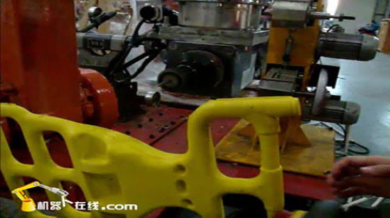 ABB 机器人 塑料加工 切割 修边