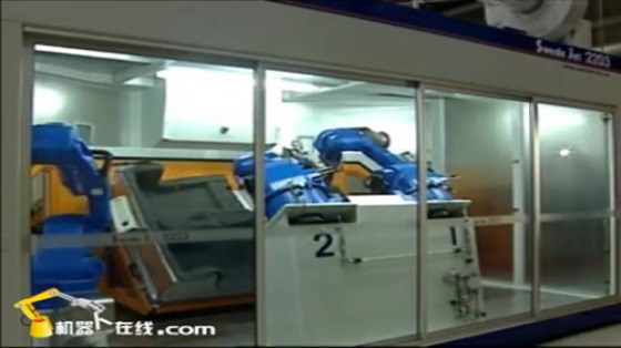 Yaskawa Robot 安川机器人 塑料加工 切割 水切割c