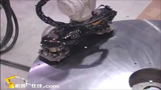 Yaskawa Robot 安川机器人 塑料加工 装配组装b